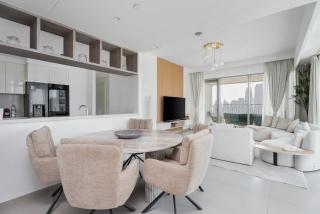 Luxury 3 bed with Burj Khalifa and Dubai Skyline View - 4