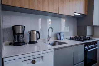 3-Bedroom 2-Bathroom Duplex Apartment with Elevator - 4