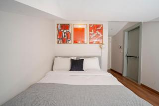 3-Bedroom 2-Bathroom Duplex Apartment with Elevator - 1