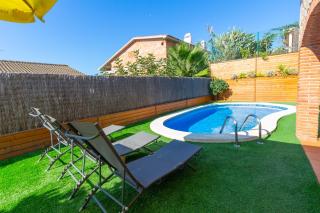 Catalunya Casas Cozy beach town villa for 8 - no car necessary! - 8