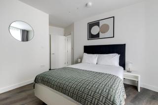 Blueground Stratford pool nr Queen Elizabeth Park LON-691 - 2