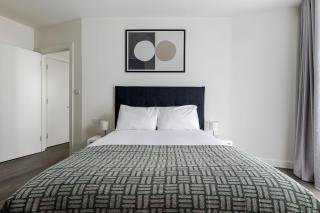 Blueground Stratford pool nr Queen Elizabeth Park LON-691 - 3