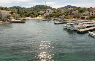 1 Bedroom Lovely Apartment In Lukoran - 5