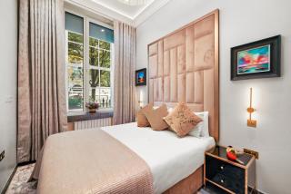 Baker Street Suite - 3