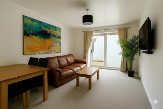 Home in Warwickshire Four bedroom with FREE parking - 3