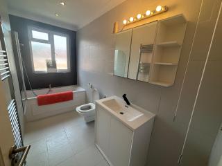 Luxury 2 bedroom flat - 4
