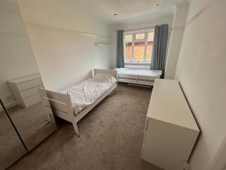 Luxury 2 bedroom flat - 3