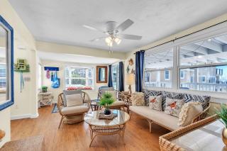 John's Pass-Time Beach Cottage #2 - 9