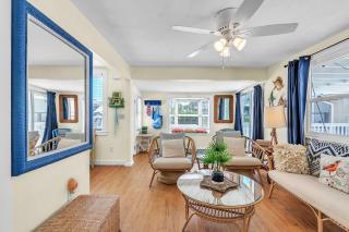 John's Pass-Time Beach Cottage #2 - 5