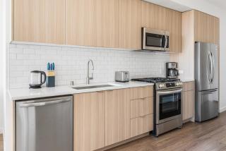 Blueground Belmont pool nr Coyote Point SFO-1919 - 4