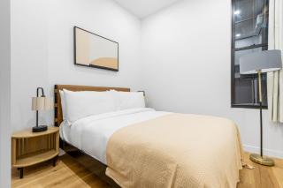 Blueground Ukrainian Village view nr Tompkins Square Park NYC-2072 - New York - 3