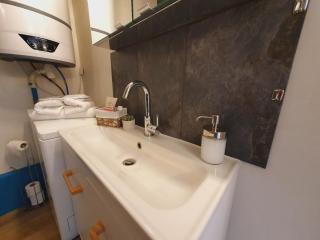 Suite Maya Parking Clim Wifi Centre-ville et Port - ROSSIconciergerie - Linge inclus - 2