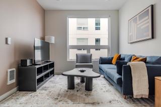 Blueground New Tacoma balcony nr Museum SEA-954 - 8