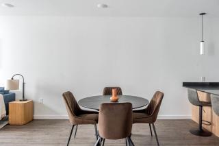 Blueground New Tacoma balcony nr Wright Park SEA-956 - 6