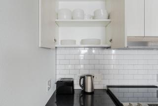 Blueground New Tacoma balcony nr Wright Park SEA-956 - 4