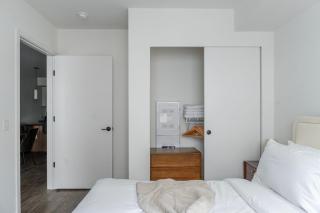 Blueground New Tacoma balcony nr Wright Park SEA-956 - 1