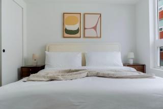 Blueground New Tacoma balcony nr Wright Park SEA-956 - 2