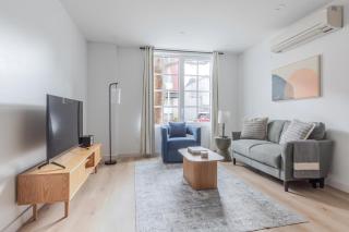 Blueground Vinegar Hill rooftop nr Brooklyn Bridge NYC-2111 - 0