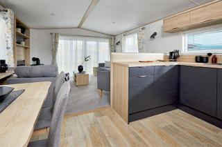 2 Bedroom Sublime Caravan with Hot Tub - 7