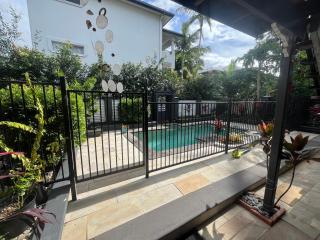 Cairns North private apartment with pool - 4