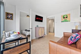 Near Warwick Hospital, Cozy Studio, Free Parking - 0