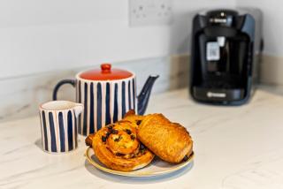 Near Warwick Hospital, Cozy Studio, Free Parking - 3