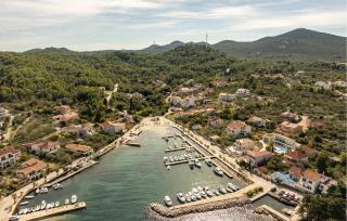 1 Bedroom Stunning Apartment In Lukoran - 3