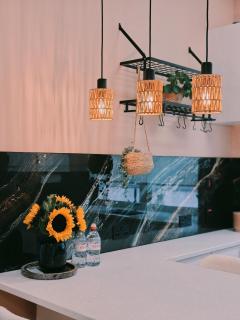 Newly Renovated West End Apartment - 9