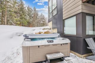 Natures Way: 4 br, fireplace, a/c, hot tub, community summer pool, garage - 6