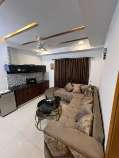 Luxury one bed Furnished Apt available for Booking - 0