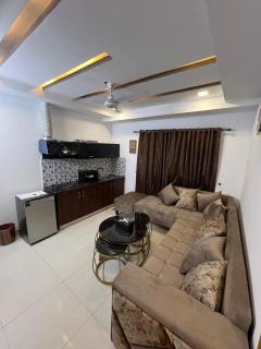 Luxury one bed Furnished Apt available for Booking - 9