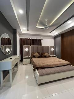 Luxury one bed Furnished Apt available for Booking - 5