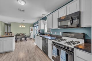 Game Room, Kayaks, Steps to the Ocean! - 1