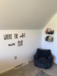 11-Acre Retreat I Firepit, Pickleball and Nature - 8