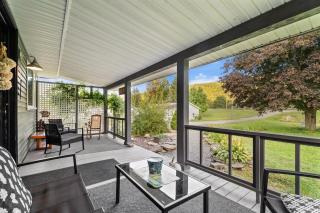 Rustic Cabin Getaway Close to Everything Fun! - 2