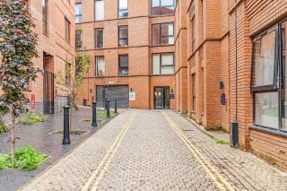 City centre Free Parking Sleeps 3 - 8