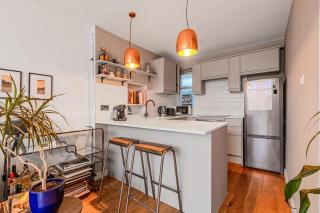 Well-Lit 1BR apt with balcony - 4