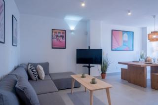 Bright Apartment with views 3 Bedrooms 2 Bathrooms - 8