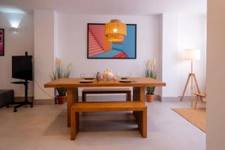 Bright Apartment with views 3 Bedrooms 2 Bathrooms - 2