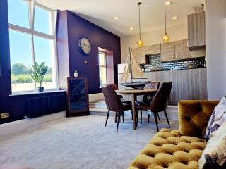 Hamilton - The Hyde Luxury Let - 2