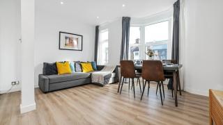 Stylish 2-Bed flat in E17 - 7