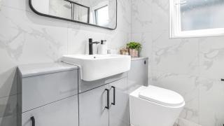 Stylish 2-Bed flat in E17 - 3