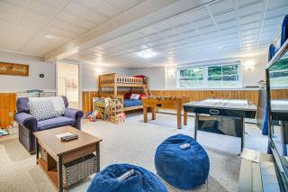 Pet-Friendly Home with Hot Tub Near Cranmore! - 1