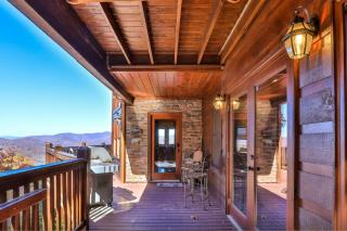 Amazing Mountain View - Outdoor Hot Tub, Pool Table + Outdoor Fireplace! - 4