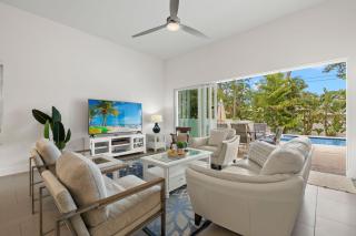 NEW! Perfect Naples - HEATED SALTWATER POOL - 7