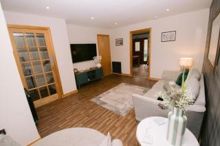 Inverness Holiday House - 2 Bedroom - 1