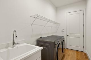 4584 Lakeview Luxe Brand New Naples Pool Villa - 4