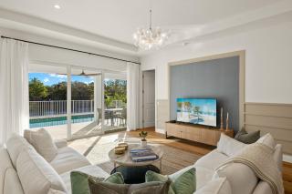 4584 Lakeview Luxe Brand New Naples Pool Villa - 1