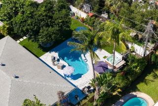 Relaxing Salt Pool & Spa, Walk to Key Lime House! - 4