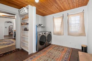 Central Location - Adorable Adobe - King and Queen - 2